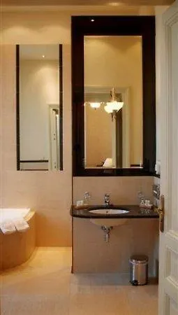 Ostoya Palace Hotel Cracovia